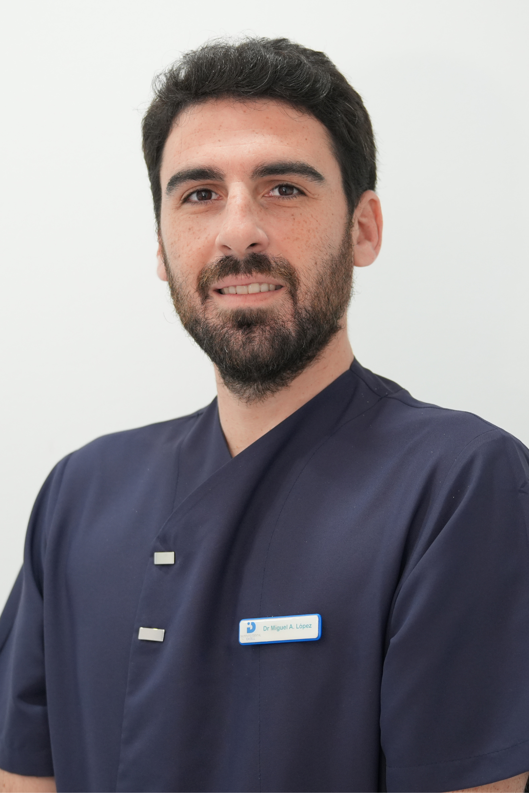 DR. MIGUEL ÁNGEL LÓPEZ SÁNCHEZ. INSTITUTO DENTAL EXCELL SEVILLA